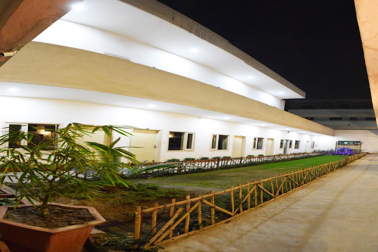 Hotel Palace Amritsar Eksteriør bilde